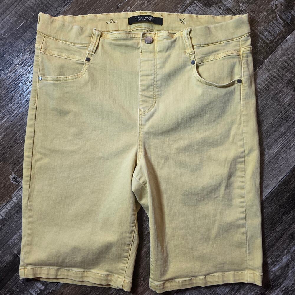 Liverpool The Cruiser Bermuda Jean Shorts Women's Size 16 Gold Dust